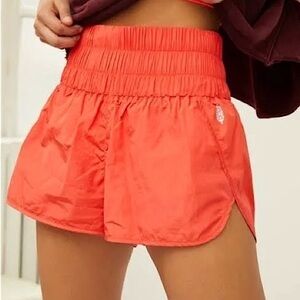 🅽🅴🆆 𝓕𝓻𝓮𝓮 𝓟𝓮𝓸𝓹𝓵𝓮 Movement The Way Home shorts tangerine/orange, XS